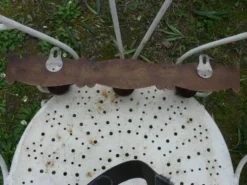 Porte-manteau mural vintage en bois avec 3 patères
