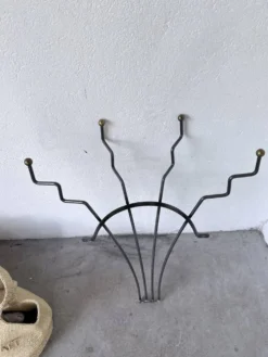 Porte manteau mural zigzag en métal et laiton 1960