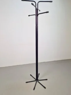 Porte-manteau noir Rigg par Tord Bjorklund pour Ikea