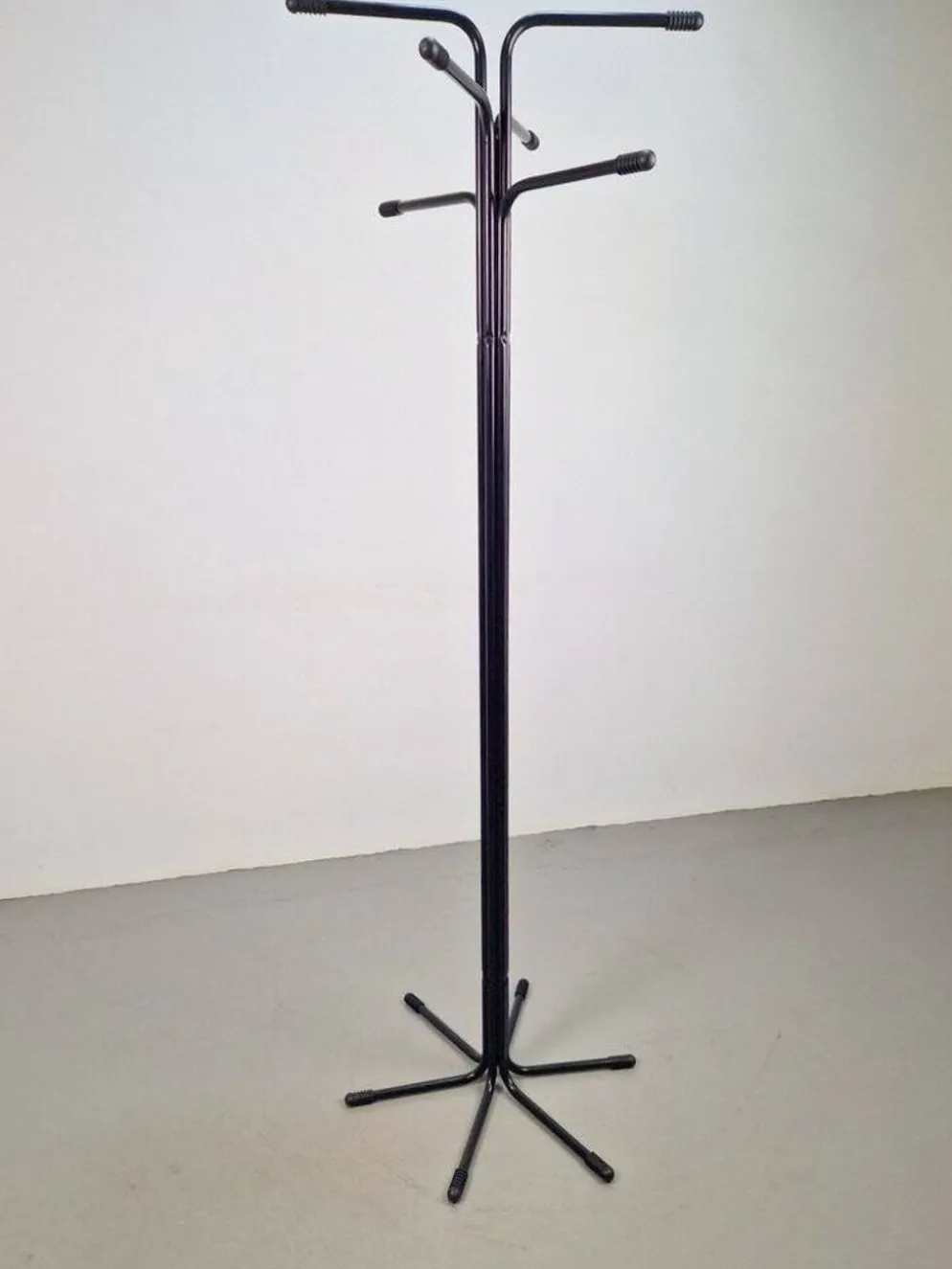 Porte-manteau noir Rigg par Tord Bjorklund pour Ikea
