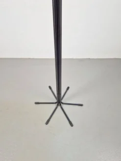 Porte-manteau noir Rigg par Tord Bjorklund pour Ikea