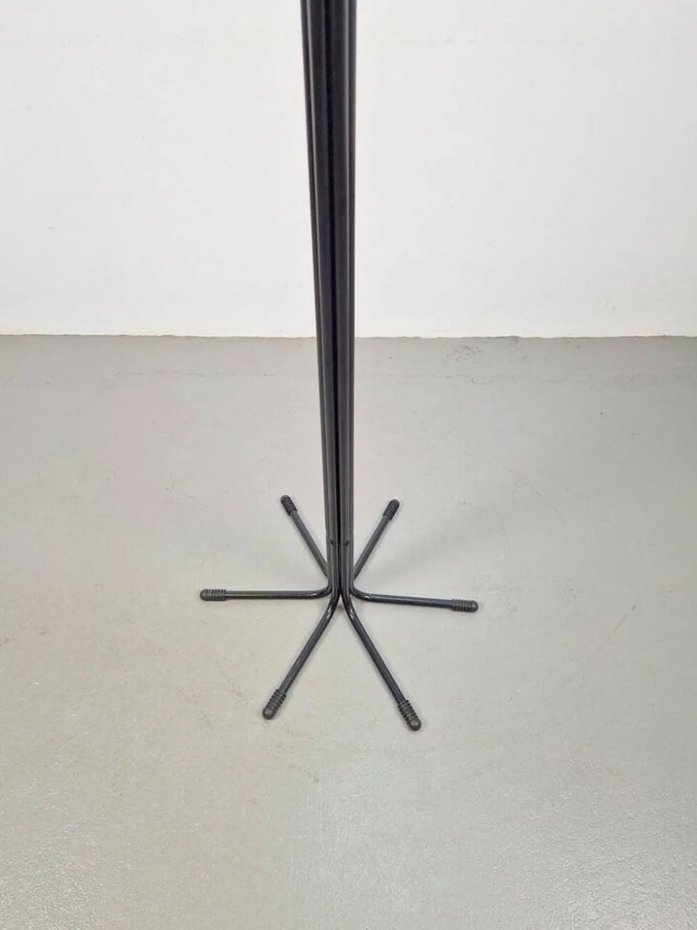 Porte-manteau noir Rigg par Tord Bjorklund pour Ikea