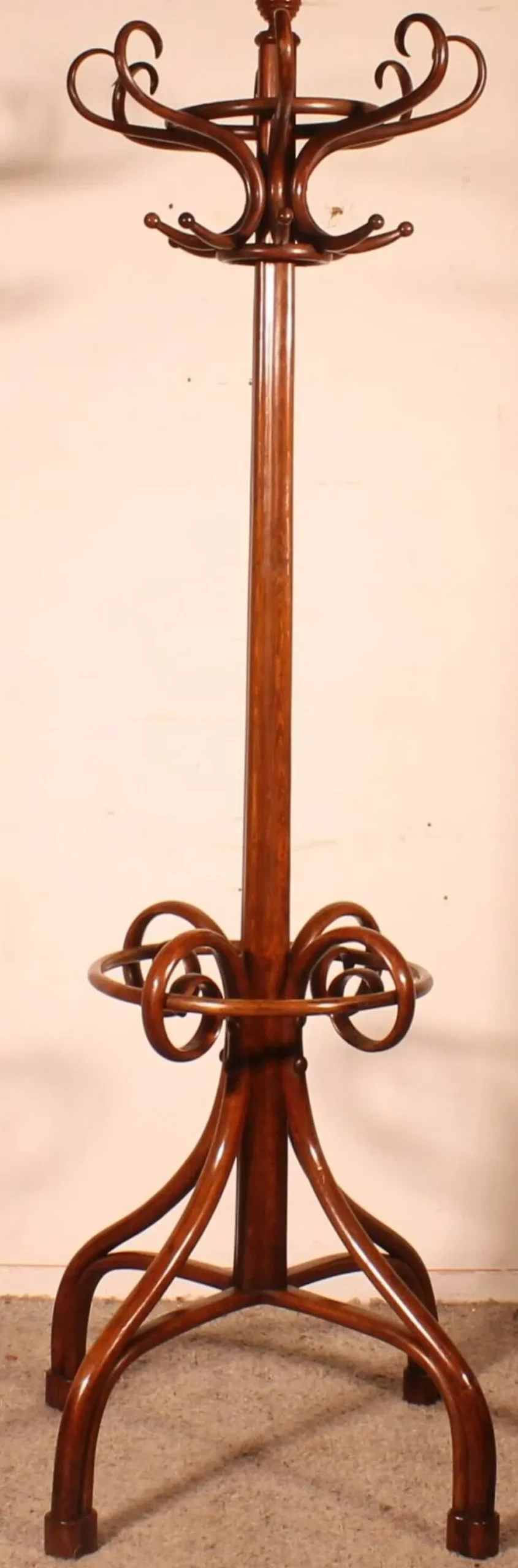 Portemanteau perroquet Art Nouveau, dit Thonet