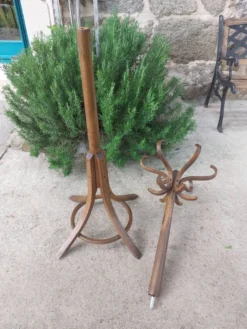 Portemanteau perroquet bois massif, style baumann