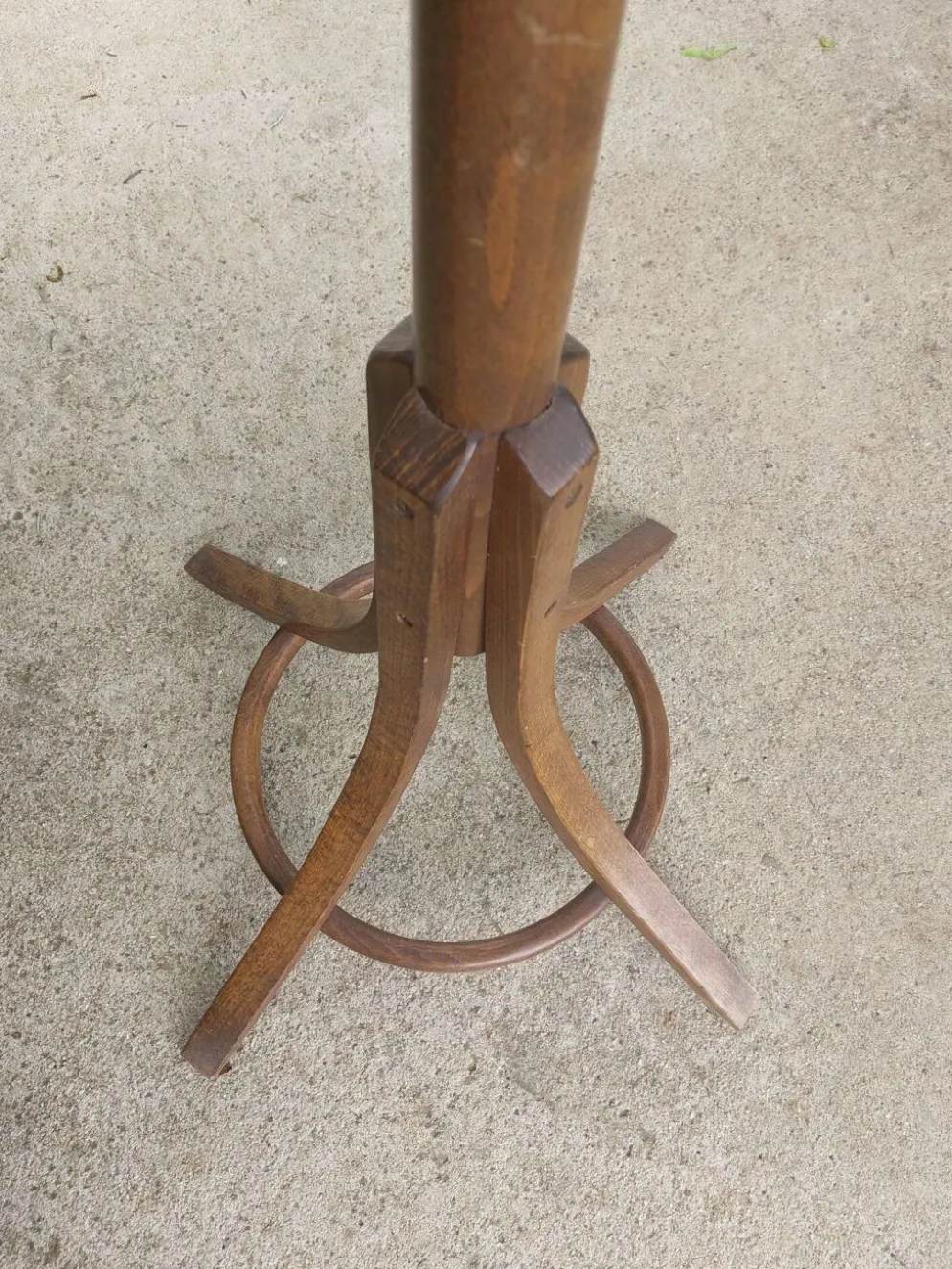 Portemanteau perroquet bois massif, style baumann