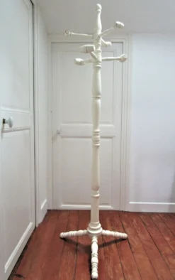 Portemanteau perroquet bois massif tourné blanc patiné vintage