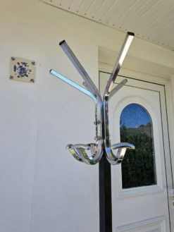 Porte manteau perroquet chromé tête pivotante sur verrin
