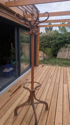 Porte manteau Perroquet en bois courbé