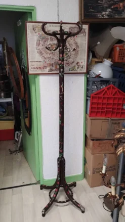 Portemanteau perroquet en bois massif, décor floral peint