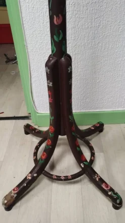 Portemanteau perroquet en bois massif, décor floral peint