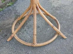 Portemanteau perroquet en rotin et bambou