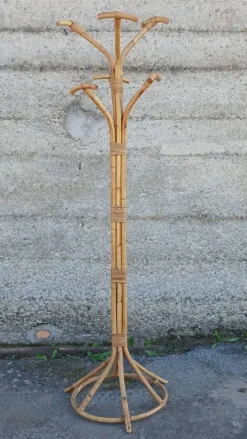 Portemanteau perroquet en rotin et bambou
