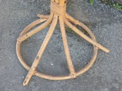 Portemanteau perroquet en rotin et bambou