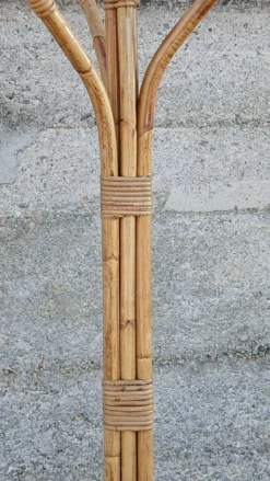Portemanteau perroquet en rotin et bambou