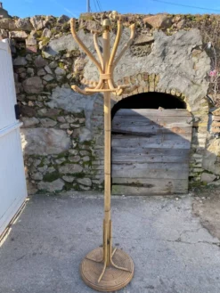 Portemanteau perroquet en rotin 1970