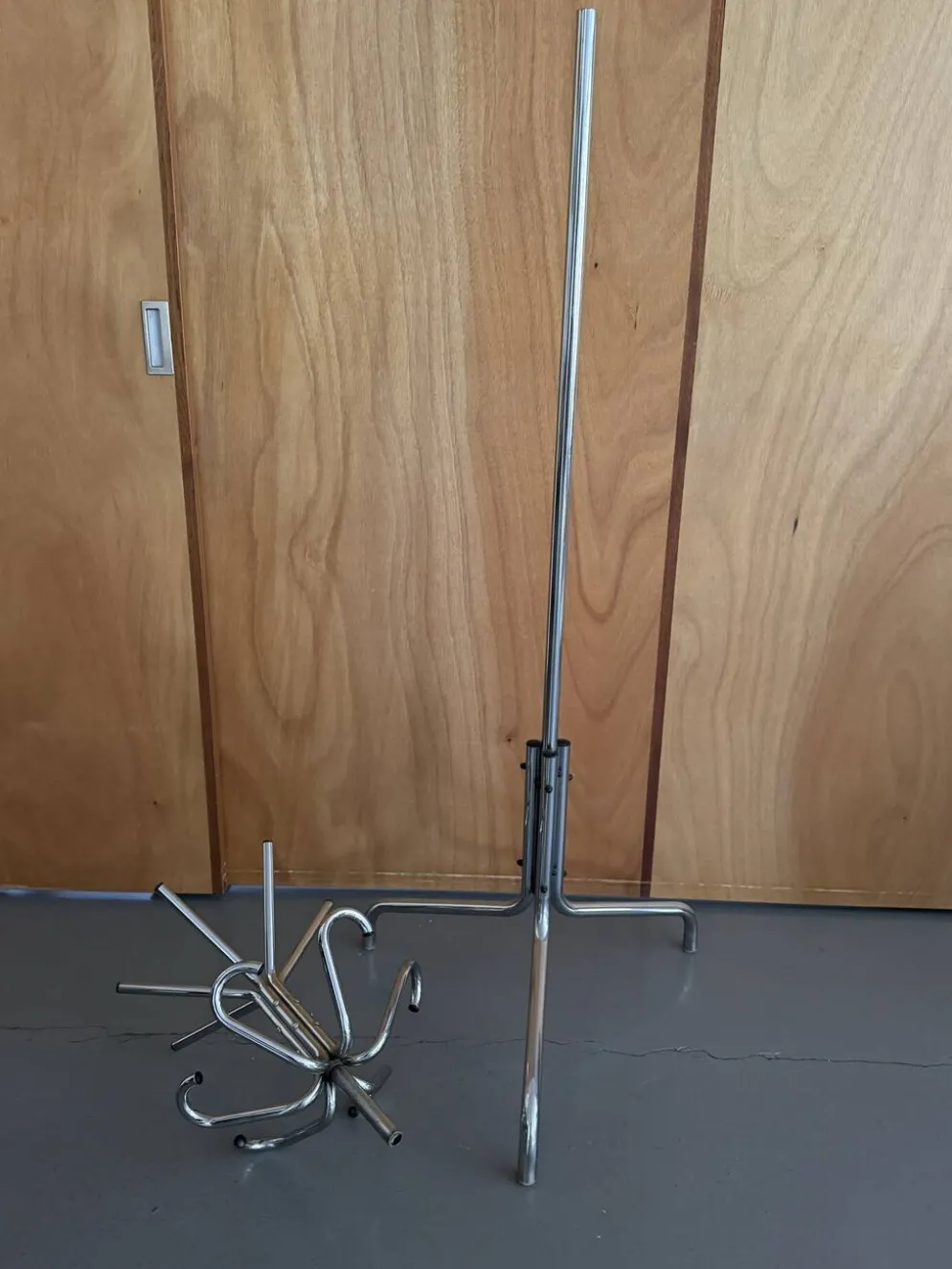 Portemanteau perroquet métal chromé