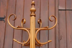 Portemanteau perroquet mural en demi style Thonet, 1900