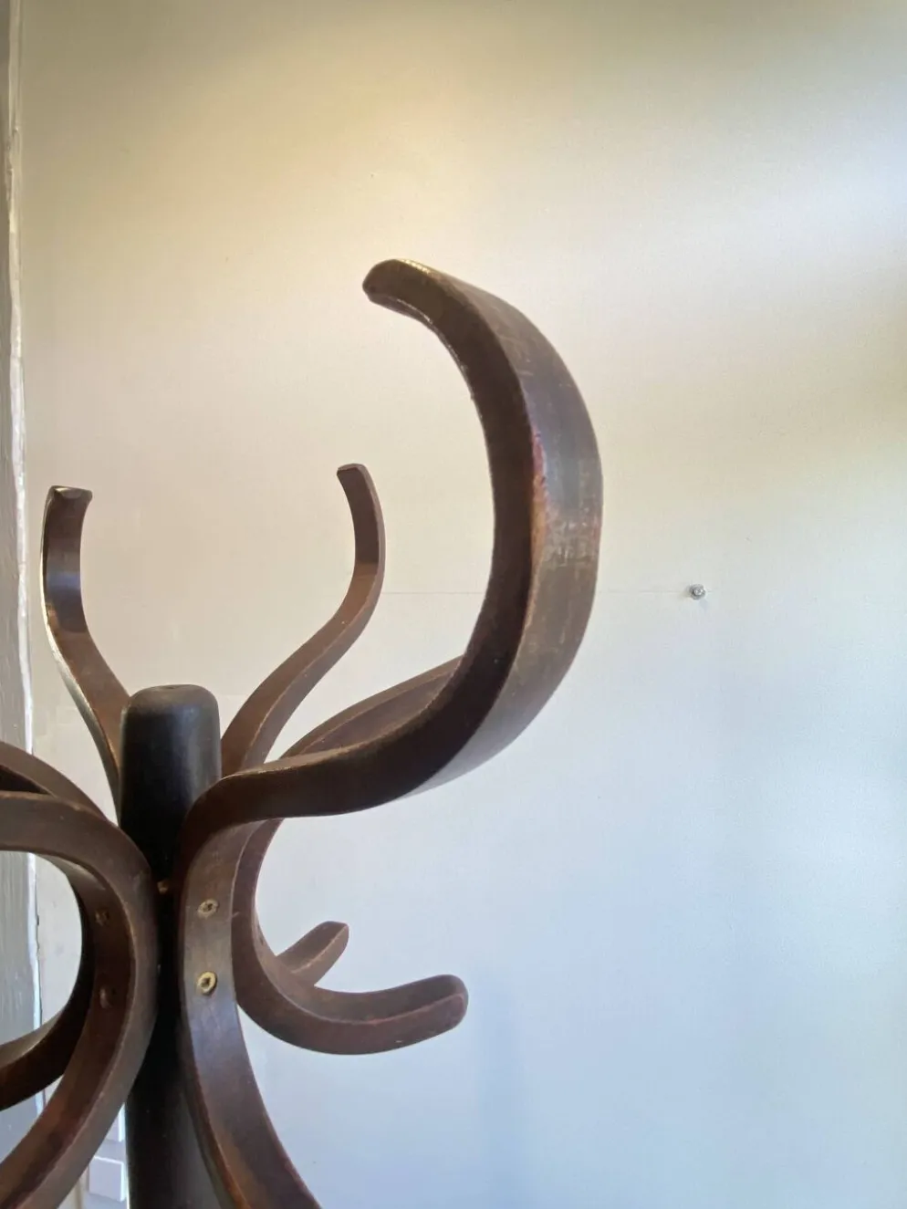 Porte manteau perroquet pivotant style bistrot 1960