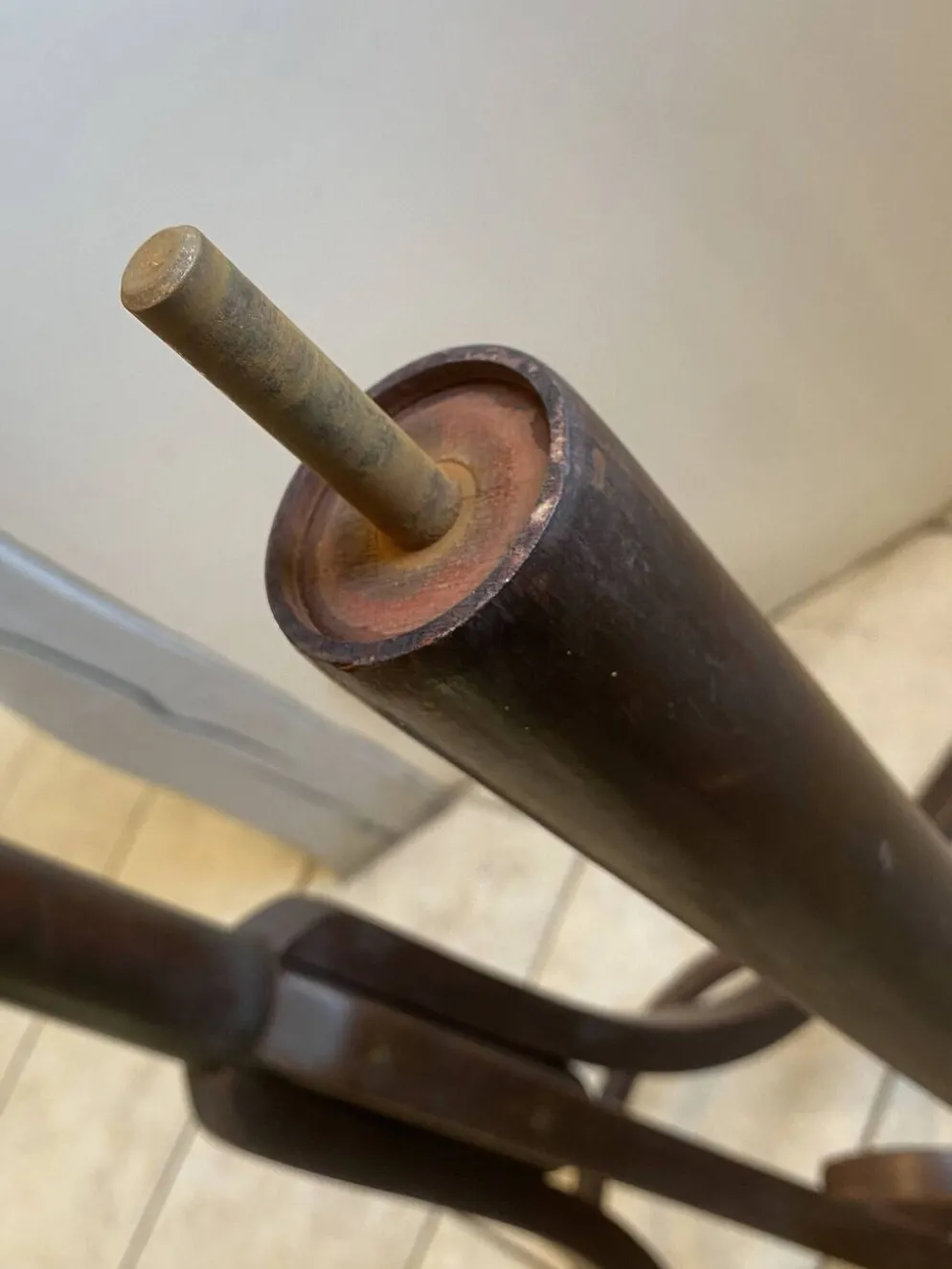 Porte manteau perroquet pivotant style bistrot 1960