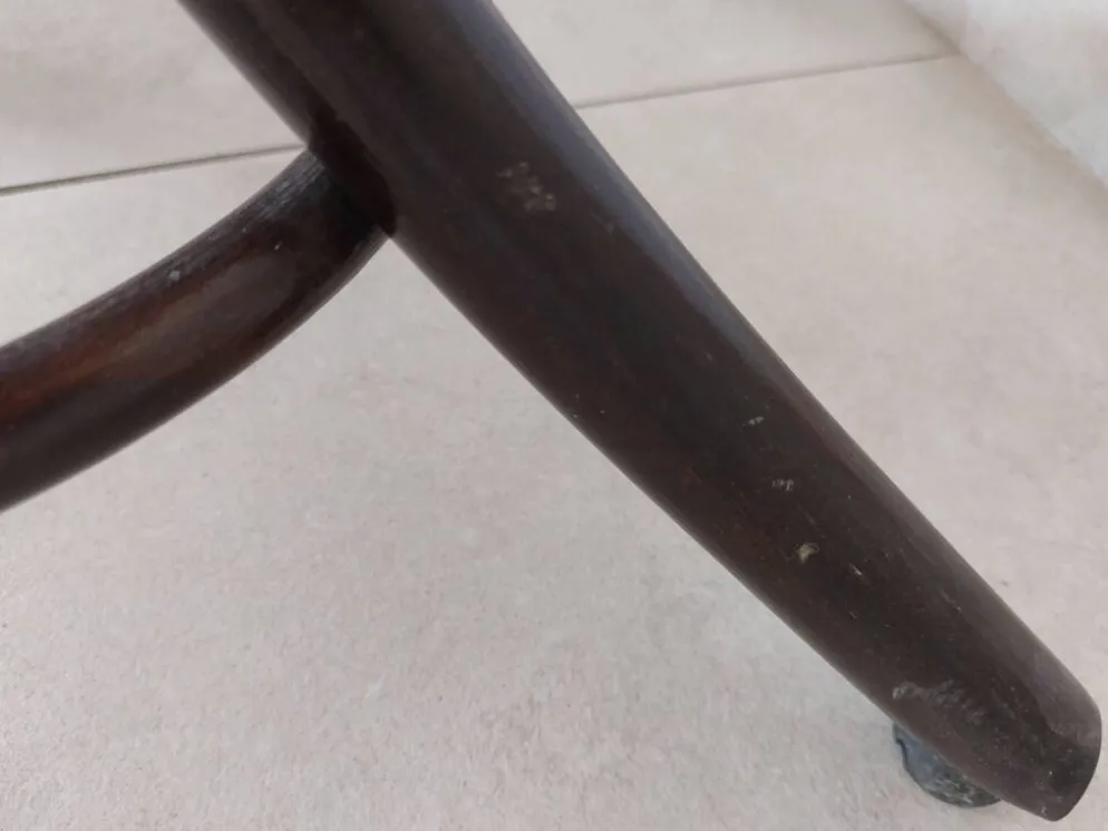 portemanteau perroquet, teinte foncée