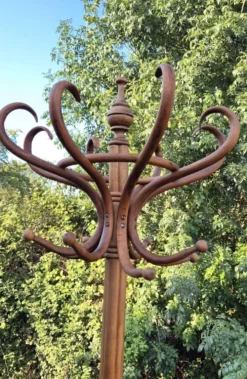 Porte manteau perroquet vintage en bois brut rénové