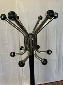 Porte-manteau perroquet vintage en métal chromé et noir