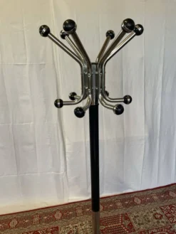 Porte-manteau perroquet vintage en métal chromé et noir