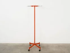 Porte-manteau pivotant sur roulettes, design danois, années 1970, fabriqué au Danemark