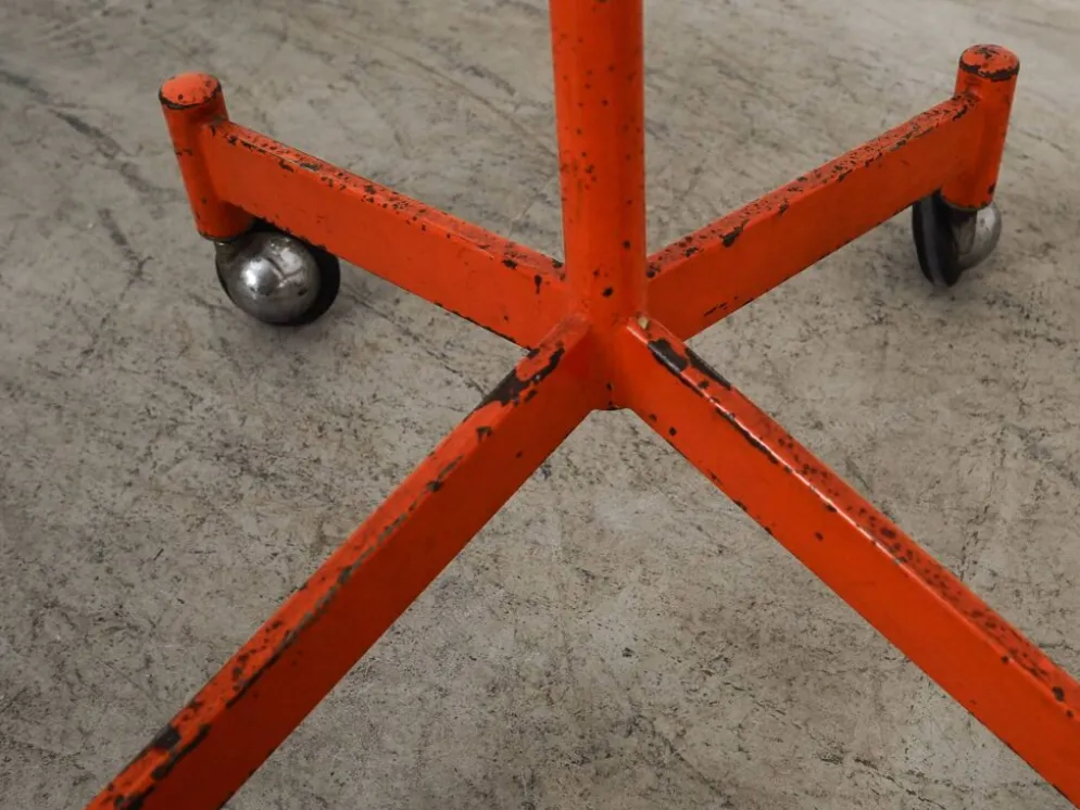 Porte-manteau pivotant sur roulettes, design danois, années 1970, fabriqué au Danemark