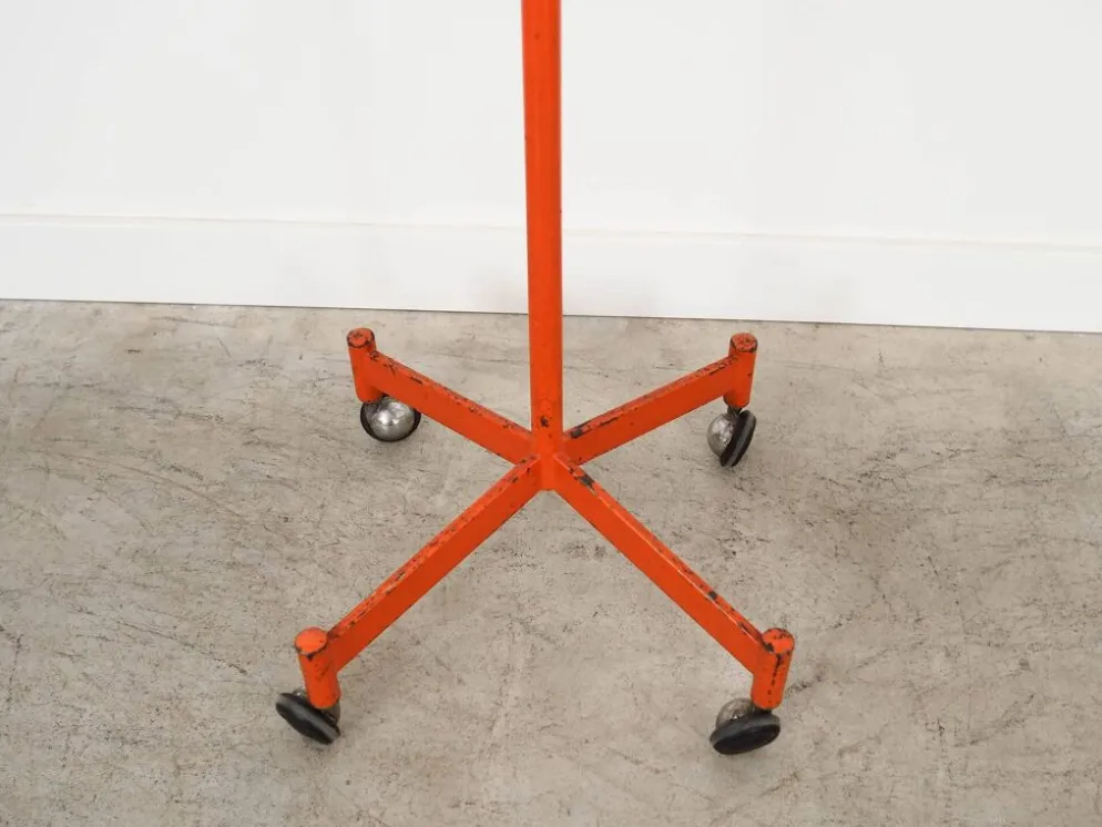 Porte-manteau pivotant sur roulettes, design danois, années 1970, fabriqué au Danemark