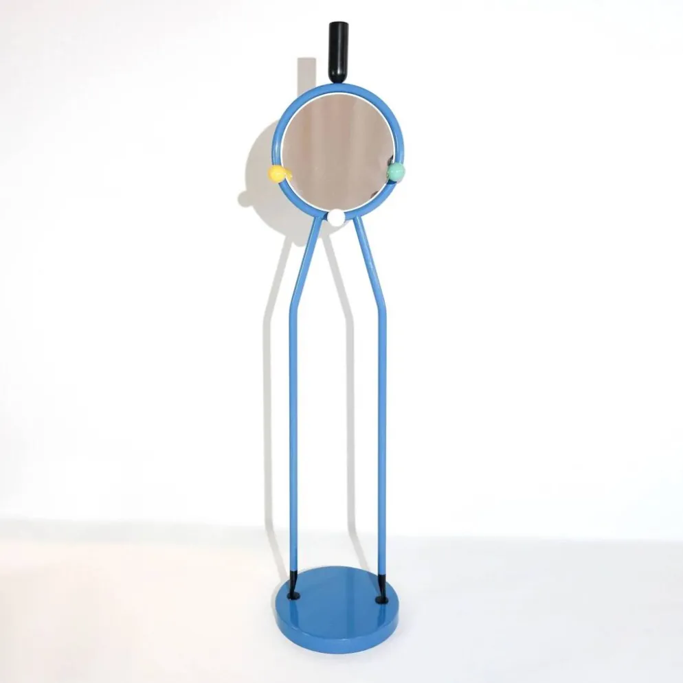 Porte-manteau postmoderne italien style Memphis bleu