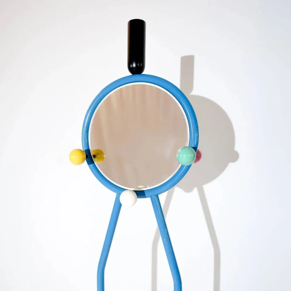 Porte-manteau postmoderne italien style Memphis bleu