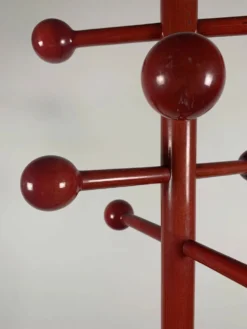 Porte manteau postmoderne rouge, Italie, 1980s