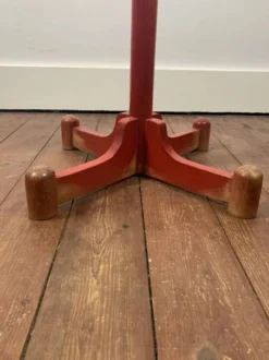 Porte manteau postmoderne rouge, Italie, 1980s