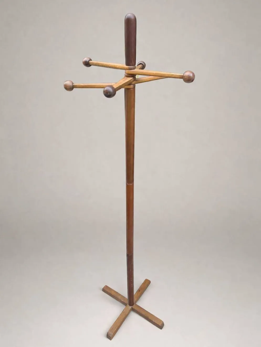 Porte-manteau sculptural en bois – design moderniste années 60