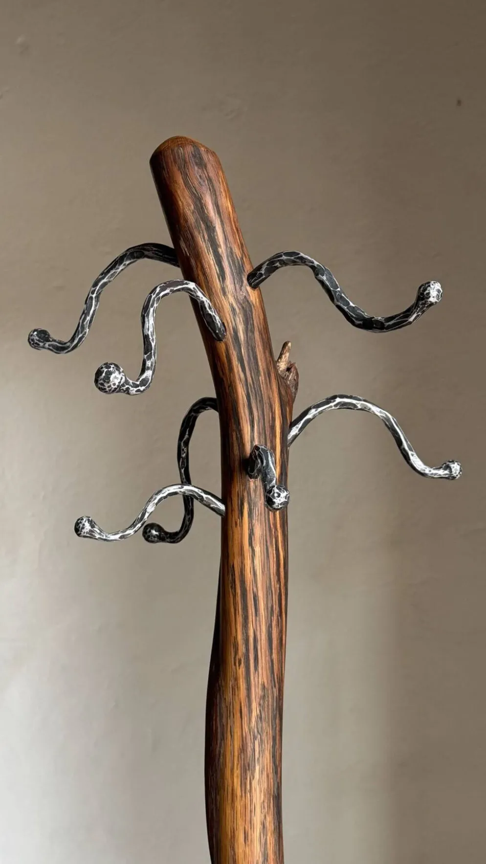 Porte-manteau sculptural - Porte-manteau en bois de chêne