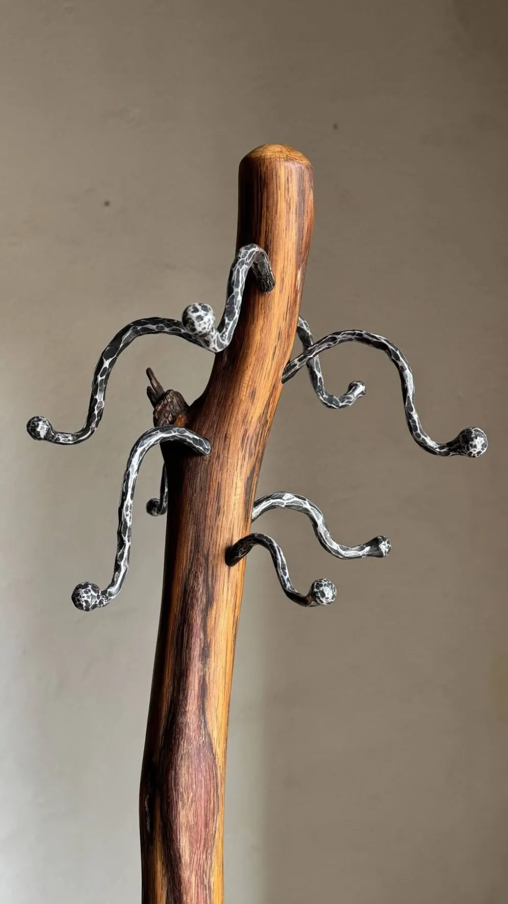 Porte-manteau sculptural - Porte-manteau en bois de chêne