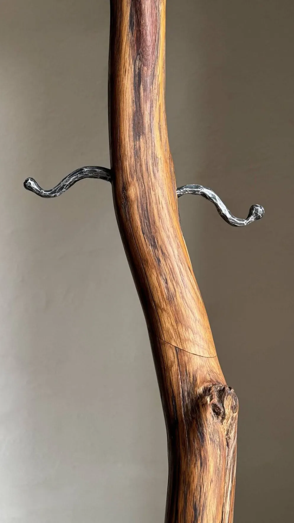 Porte-manteau sculptural - Porte-manteau en bois de chêne