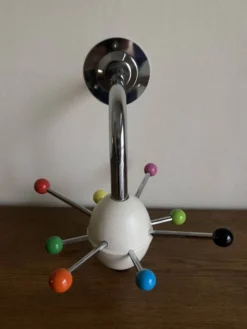 Porte manteau Sputnik 1980 couleurs Memphis