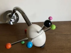 Porte manteau Sputnik 1980 couleurs Memphis