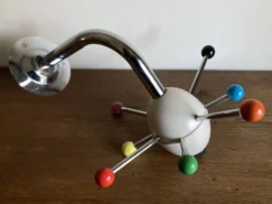 Porte manteau Sputnik 1980 couleurs Memphis