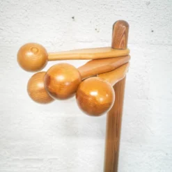 Porte-manteau sur pied en pin