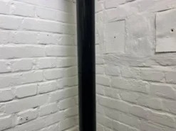 Portemanteau sur pied noir Kartell