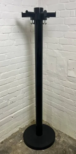Portemanteau sur pied noir Kartell