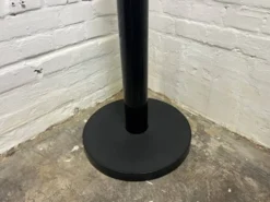Portemanteau sur pied noir Kartell