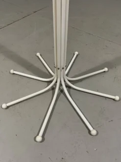 Porte-manteau Tree de Fritz Hansen par Sidse Werner