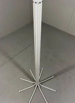 Porte-manteau Tree de Fritz Hansen par Sidse Werner