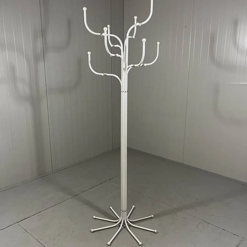 Porte-manteau Tree de Fritz Hansen par Sidse Werner