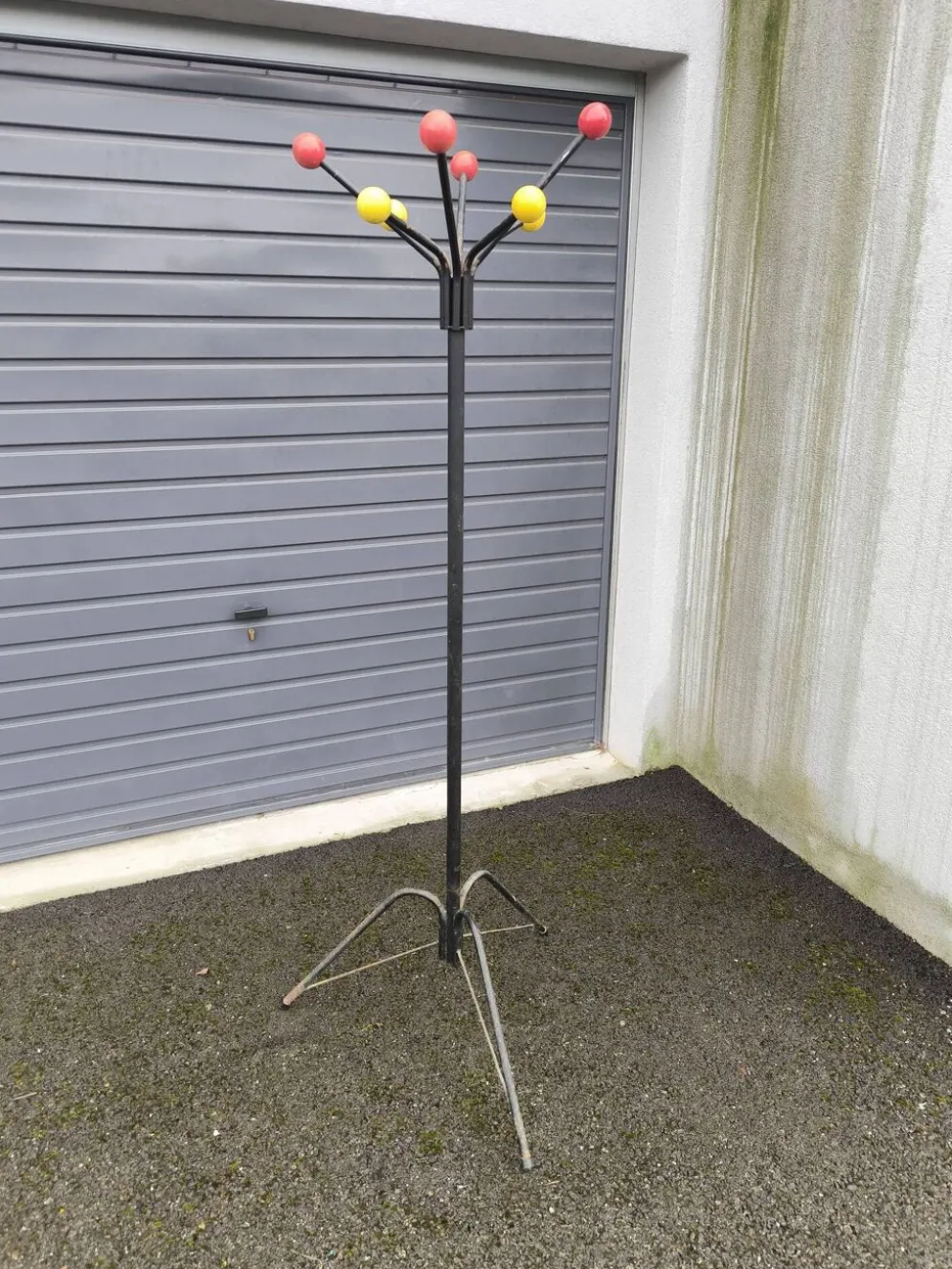 Portemanteau tripode dans le goût de Roger Feraud