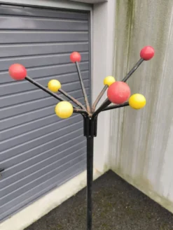 Portemanteau tripode dans le goût de Roger Feraud